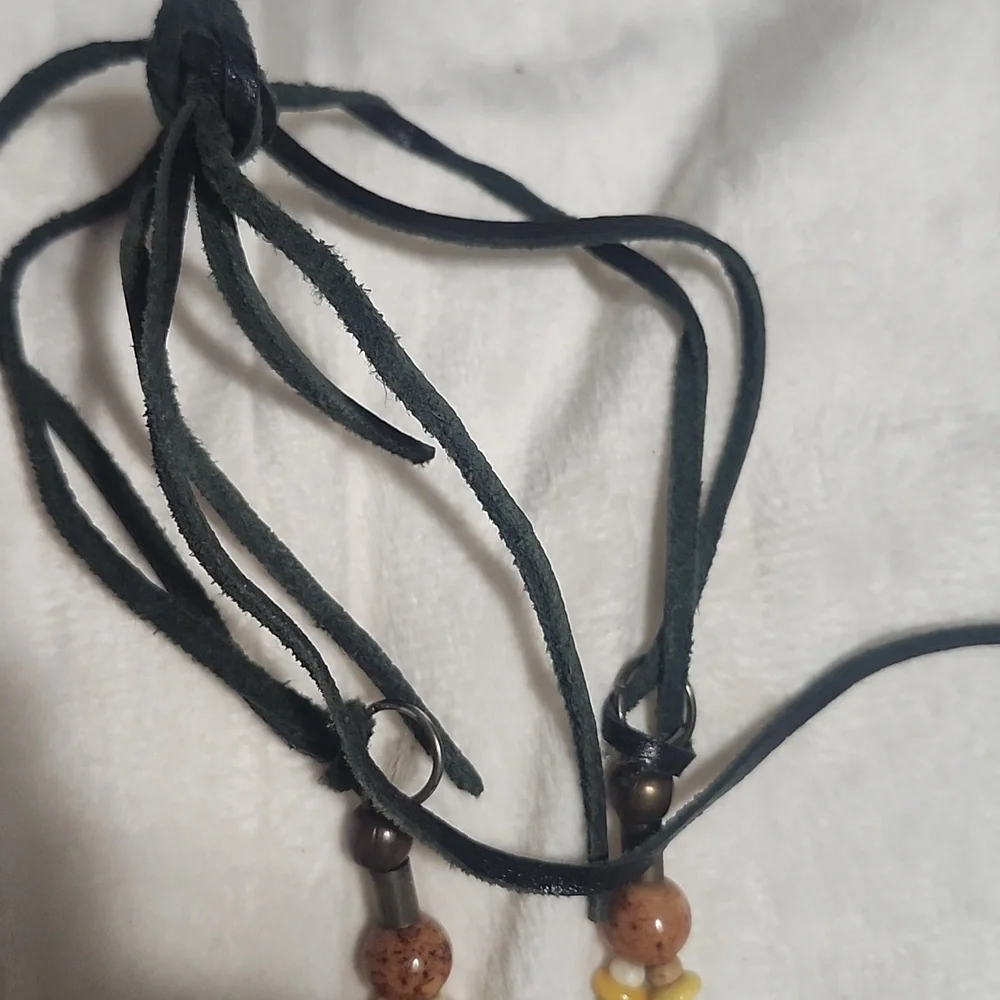Handcrafted Beaded Native American Necklace with Brown Pendant - Picture 4 of 5